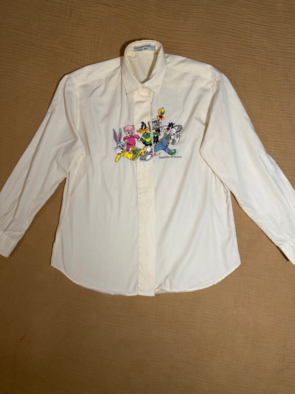 Vintage Warner Bros. Emmanuel Schvili Embroidered Looney Tunes Button-Up Shirt